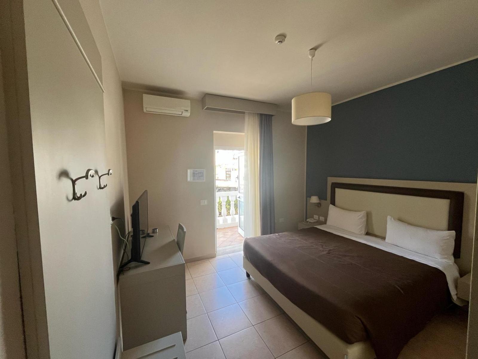 Mediterranean Boutique Hotel Tropea Esterno foto