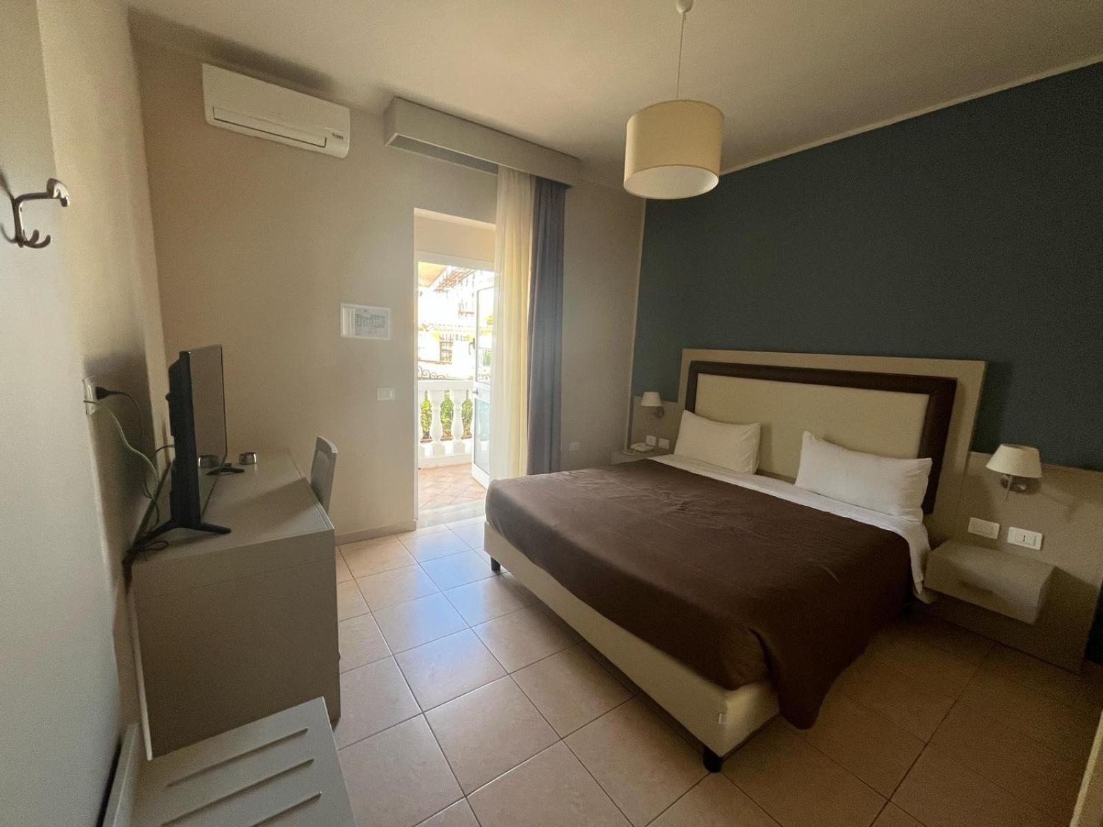 Mediterranean Boutique Hotel Tropea Esterno foto